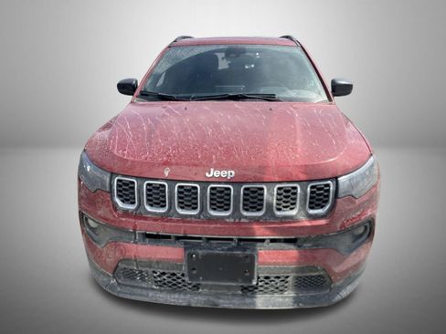 Used 2025 Jeep Compass Latitude w/ Sun & Sound Group image 2