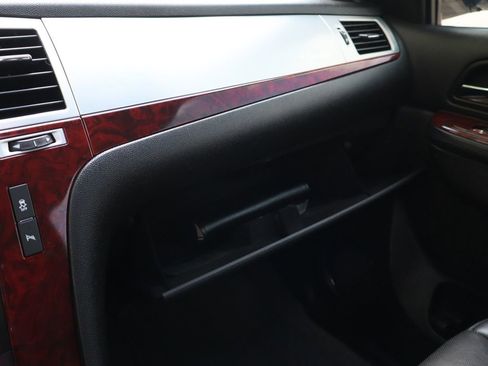 Used 2014 Cadillac Escalade Premium AWD/4WD image 39