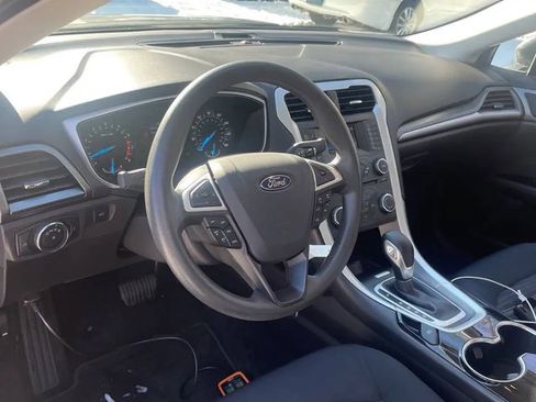 Used 2016 Ford Fusion SE image 6