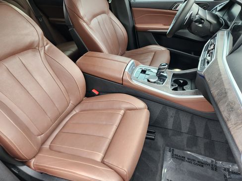 Used 2020 BMW X5 M50i w/ Premium Package image 13