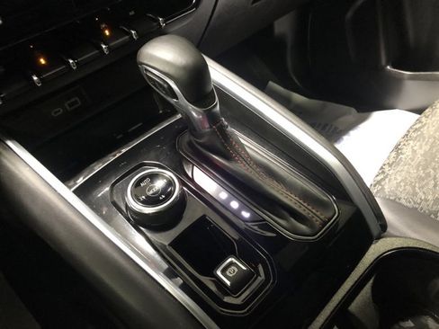 Used 2024 Chevrolet Colorado Z71 w/ Z71 Convenience Package 2 image 29