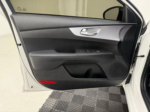 Used 2024 Kia Forte LXS FWD image 10