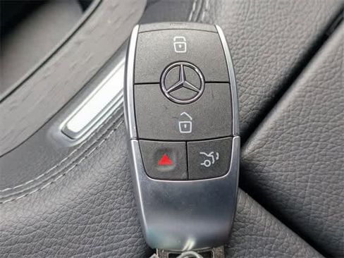 Used 2025 Mercedes-Benz GLE 350 4MATIC image 35
