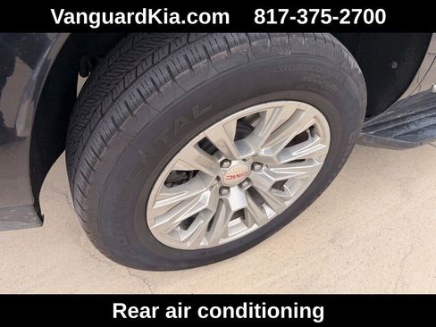Used 2025 GMC Yukon Denali AWD/4WD image 10