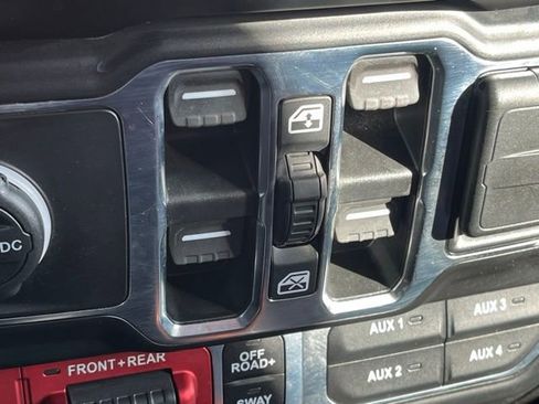 Used 2021 Jeep Wrangler Unlimited Rubicon w/ Uconnect 4C Nav & Sound Group AWD/4WD image 22