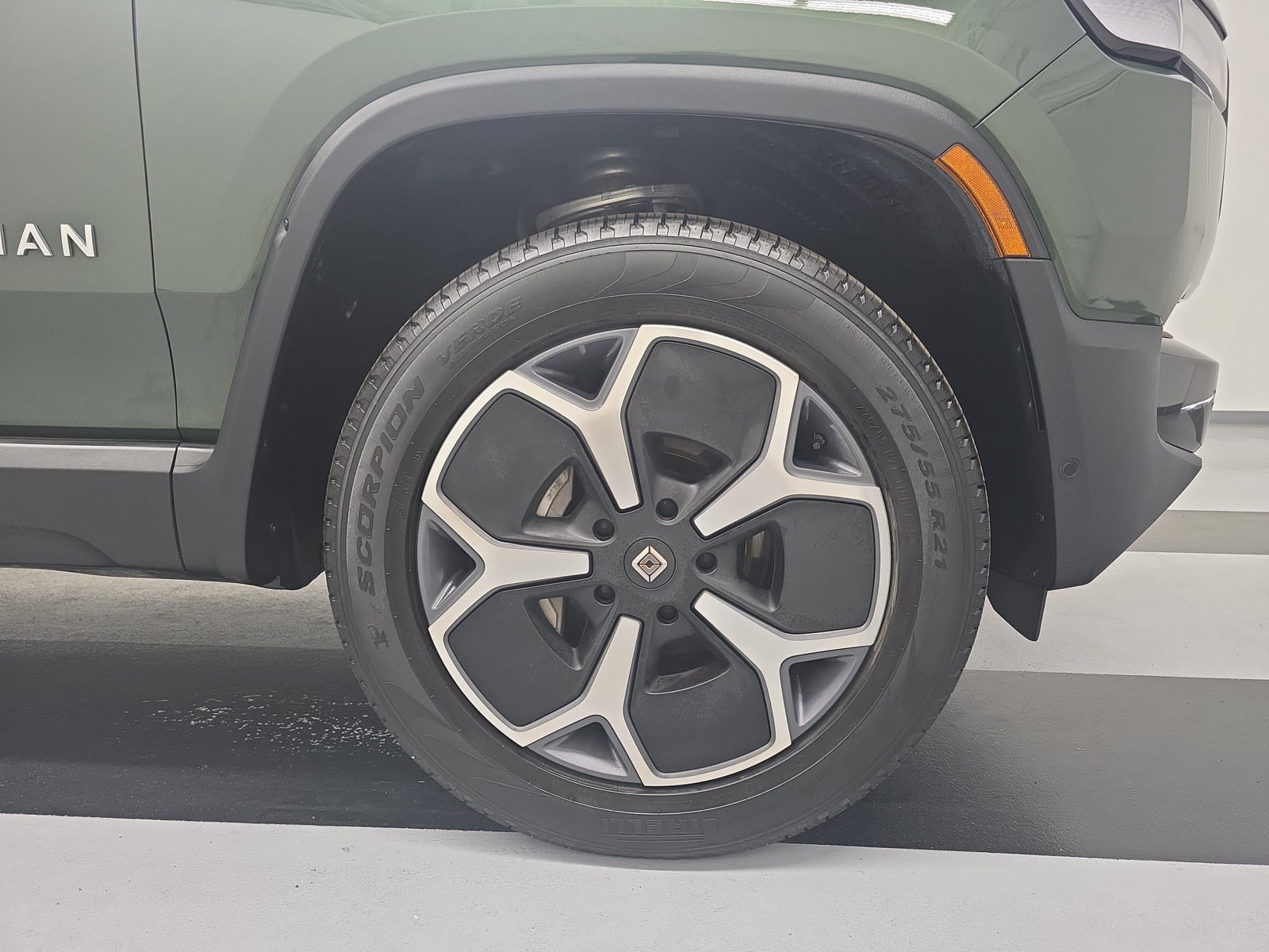 Used 2024 Rivian R1S Adventure Dual AWD/4WD image 11