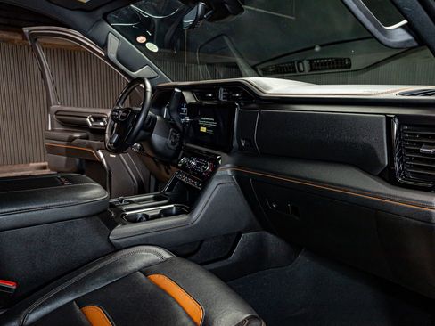 Used 2024 GMC Sierra 3500 AT4 w/ AT4 Premium Plus Package image 17