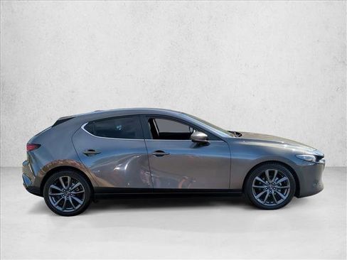 Used 2019 MAZDA MAZDA3 Hatchback w/ Preferred Package image 4