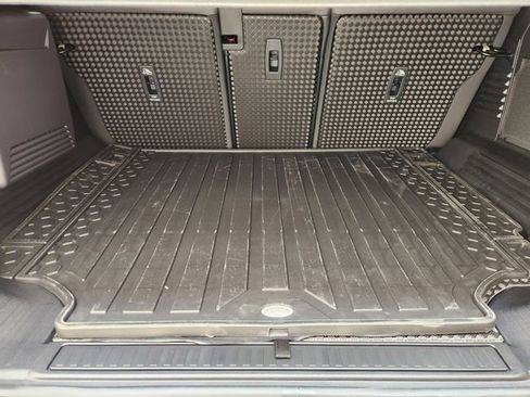 New 2026 Land Rover Defender 110 AWD/4WD image 31