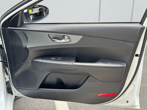 Used 2021 Kia Forte LXS FWD image 35