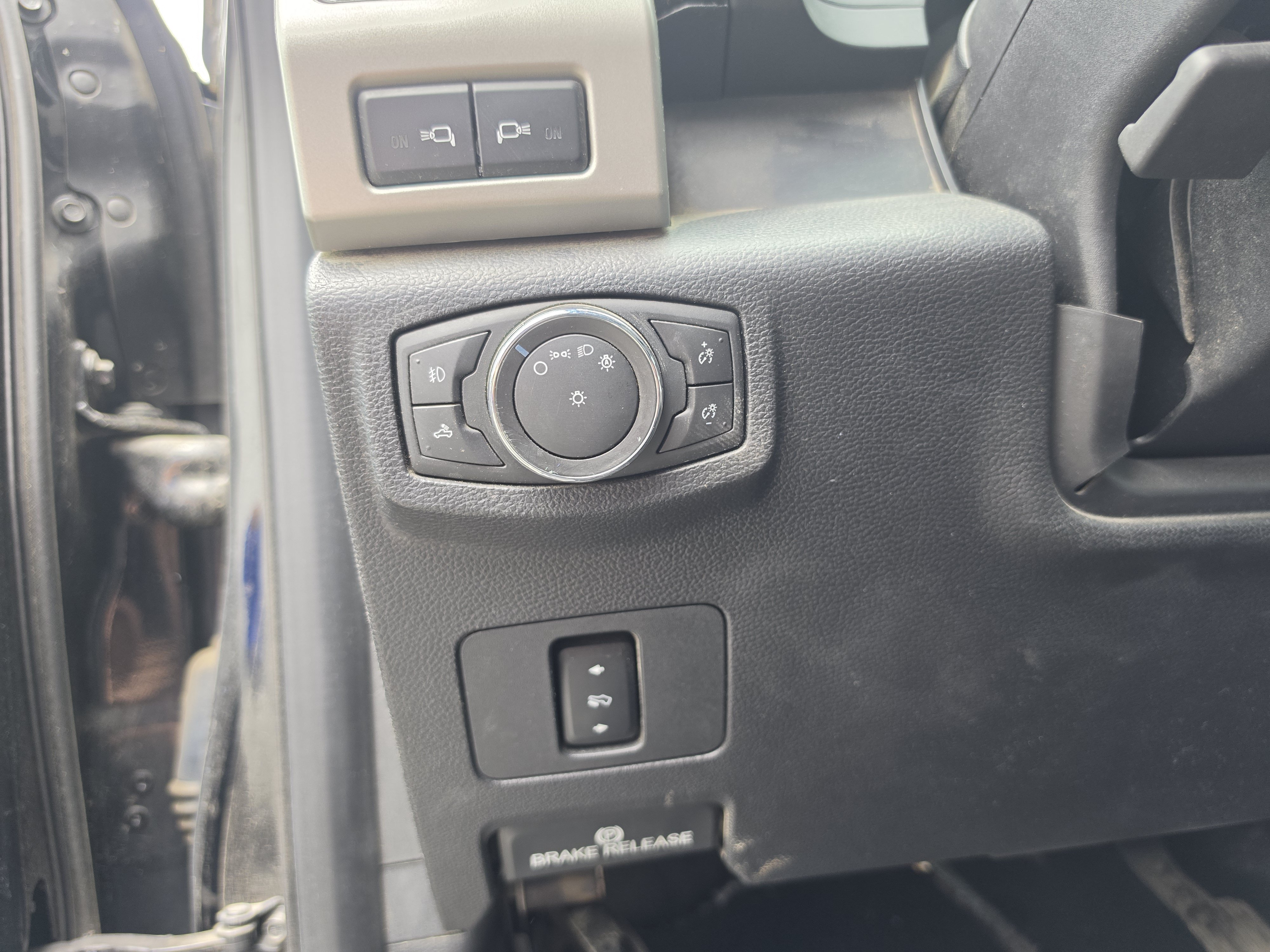 Used 2021 Ford F250 Lariat w/ Lariat Value Package AWD/4WD image 16