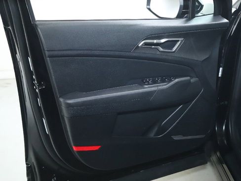 Used 2025 Kia Sportage LX AWD/4WD image 15