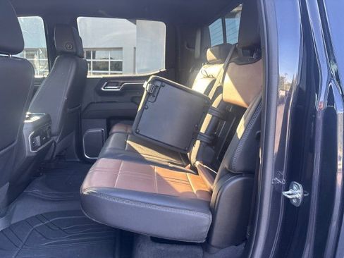 Used 2023 Chevrolet Silverado 1500 High Country w/ High Country Premium Package AWD/4WD image 33