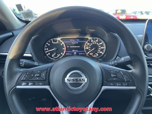 Used 2022 Nissan Altima 2.5 SV image 9