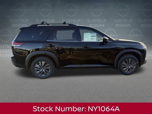 New 2025 Nissan Pathfinder SV image 7