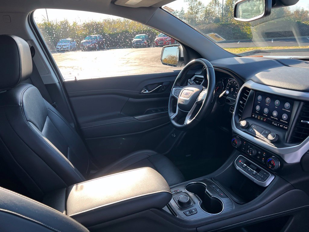 Used 2023 GMC Acadia SLT w/ Technology Package FWD image 9