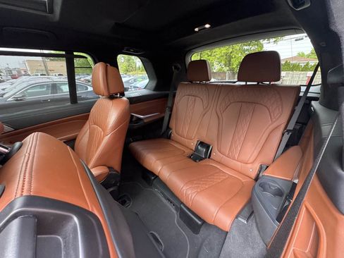 Used 2022 BMW X7 xDrive40i w/ M Sport Package AWD/4WD image 31
