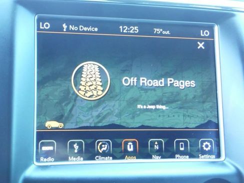 Certified 2018 Jeep Grand Cherokee Altitude AWD/4WD image 32