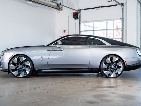 Used 2024 Rolls-Royce Spectre w/ Spectre Launch Package image 9