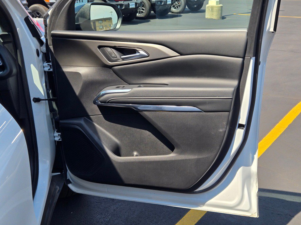 Certified 2026 Chevrolet Traverse LT AWD/4WD image 6