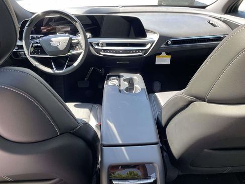 New 2026 Cadillac Lyriq Signature Sport AWD/4WD image 13