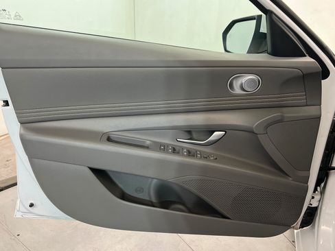 Used 2025 Hyundai Elantra SEL FWD image 15