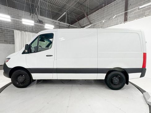 Used 2023 Mercedes-Benz Sprinter 1500 image 4