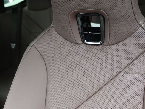 Used 2024 BMW iX xDrive50 w/ Premium Package AWD/4WD image 19