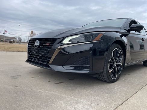 Used 2025 Nissan Altima 2.5 SR image 14