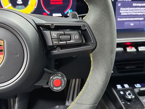 Certified 2026 Porsche 911 Carrera GTS RWD image 33