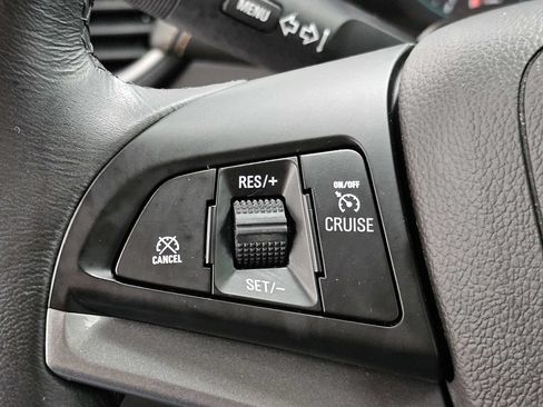 Used 2022 Chevrolet Trax LT w/ LT Convenience Package AWD/4WD image 30