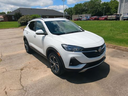 Used 2023 Buick Encore GX Select w/ Safety Package II AWD/4WD image 2