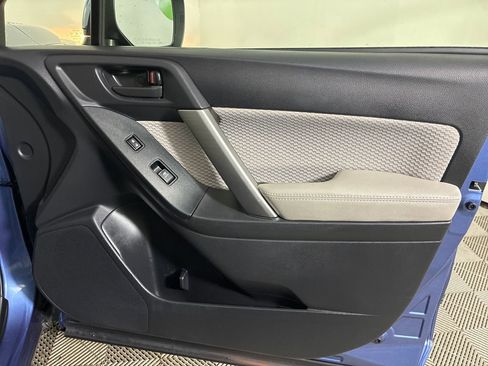 Used 2017 Subaru Forester 2.5i Premium w/ All-Weather Package image 27