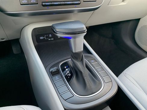 Used 2025 Hyundai Kona SEL image 41