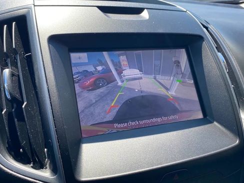 Used 2020 Ford Edge SE FWD image 17