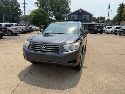 Used 2010 Toyota Highlander 2WD w/ Extra Value Pkg 2