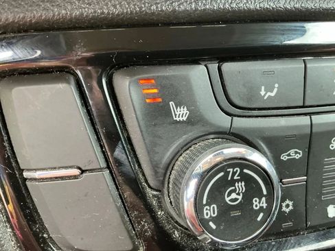 Used 2019 Buick Encore Essence image 32