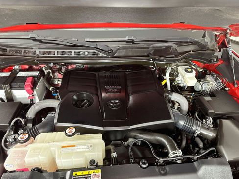Used 2022 Toyota Tundra SR5 w/ SR5 Premium Package AWD/4WD image 33