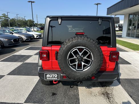 Used 2026 Jeep Wrangler Unlimited Rubicon AWD/4WD image 4