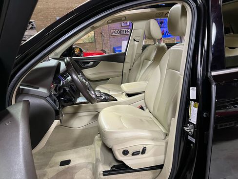 Used 2018 Audi Q7 3.0T Premium Plus AWD/4WD image 26