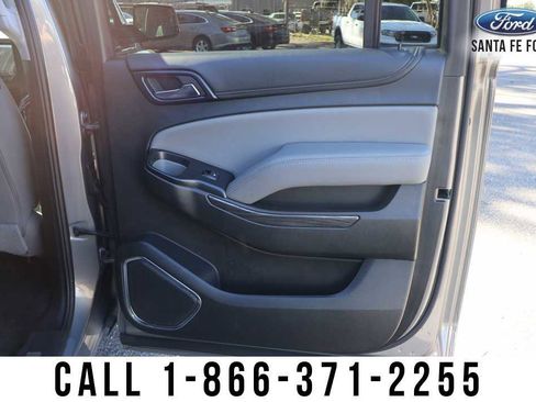 Used 2018 Chevrolet Suburban LT image 22
