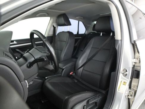 Used 2010 Volkswagen Jetta Limited Edition FWD image 37