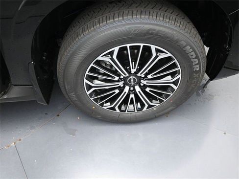 New 2026 Nissan Armada SL w/ Captain's Chari Seat Package image 37