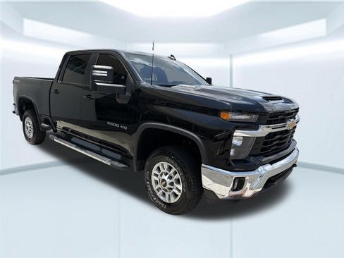 Used 2025 Chevrolet Silverado 2500 LT w/ Convenience Package AWD/4WD image 9