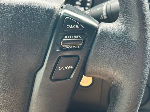 Used 2022 Nissan Frontier SV image 36