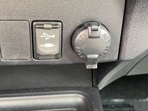 Used 2013 Toyota RAV4 LE AWD/4WD image 21