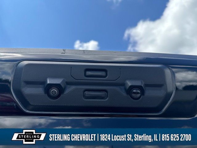Used 2023 GMC Sierra 1500 AT4 w/ Technology Package AWD/4WD image 18