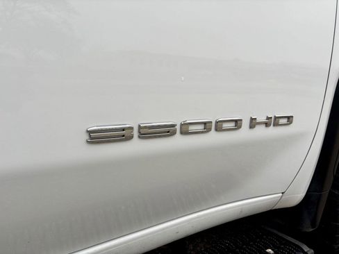 Used 2022 GMC Sierra 3500 SLE w/ SLE Convenience Package image 15