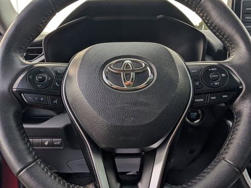 Used 2020 Toyota RAV4 XLE Premium image 28
