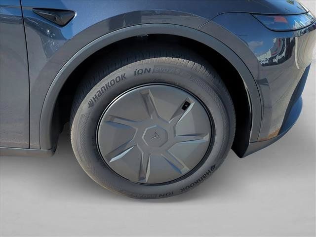 Used 2026 Tesla Model Y 2WD image 24